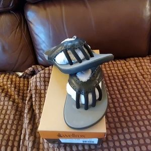 Wellrox Black Sandals